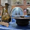 نمایی از ظروف قدیمی در نمایشگاه اسناد و آثار قدیمی اشتهارد 